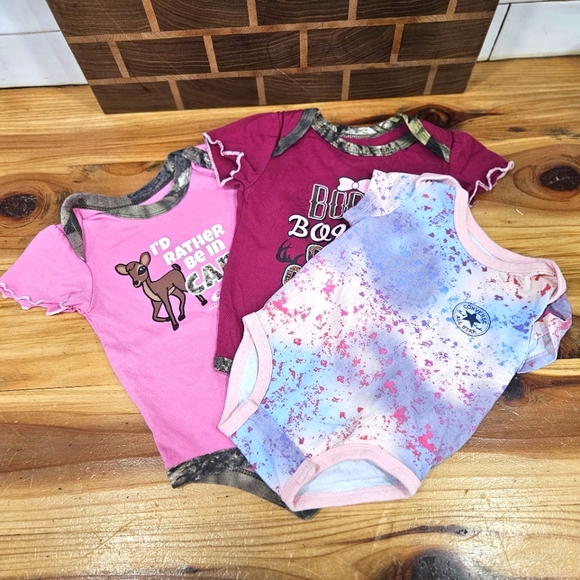 Infant Mossy Oak Camo & Converse Onesies Bundle - Picture 1 of 6